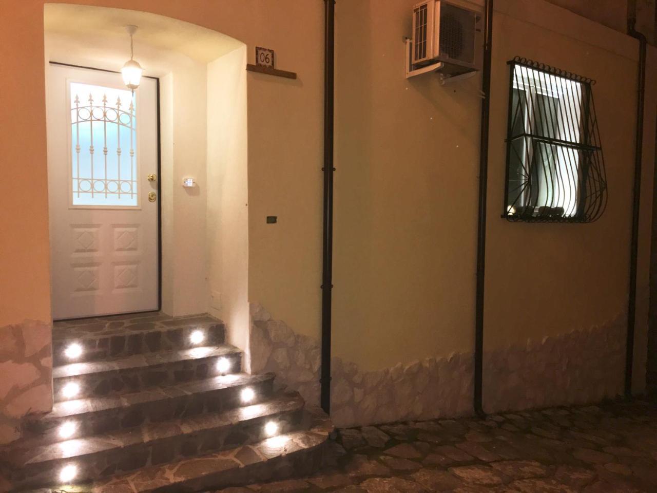 Casanova - Luxury Apartment فيبو فالينتيا المظهر الخارجي الصورة